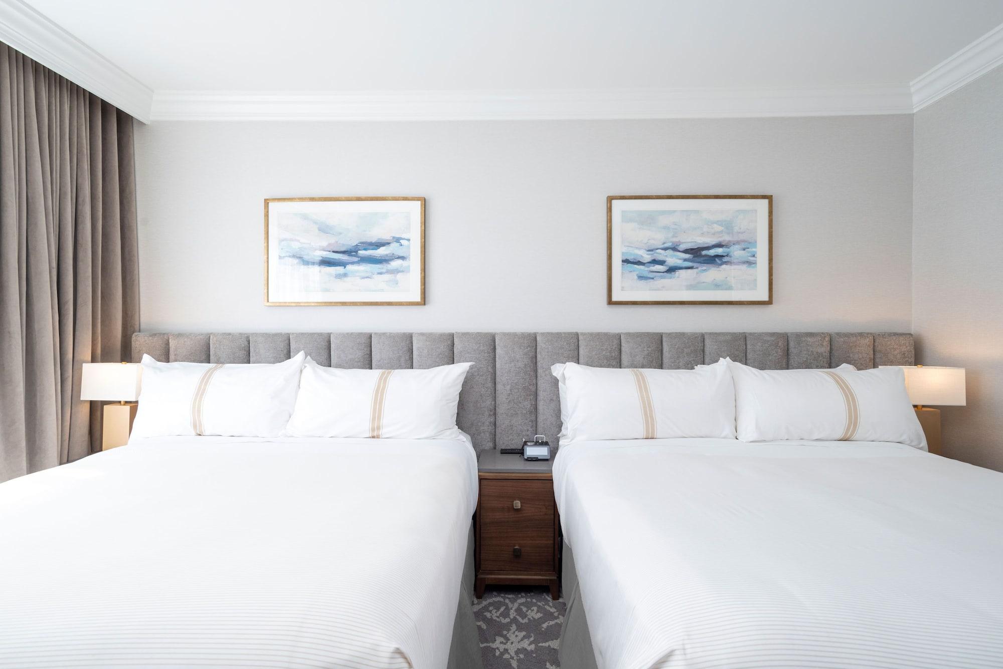 The Sutton Place Hotel Vancouver Luaran gambar A bedroom at the hotel