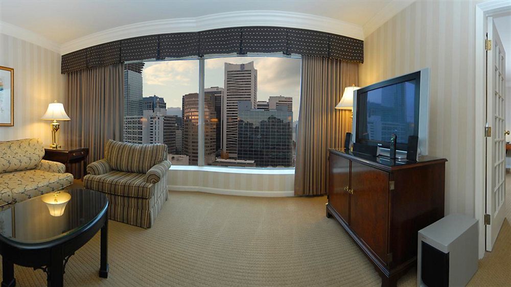 The Sutton Place Hotel Vancouver Luaran gambar A suite at the Four Seasons Hotel, New York City